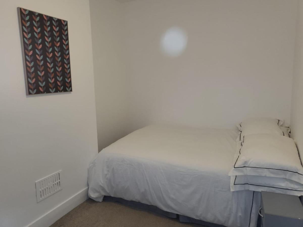 Affordable Rooms In Gillingham 질링엄 외부 사진