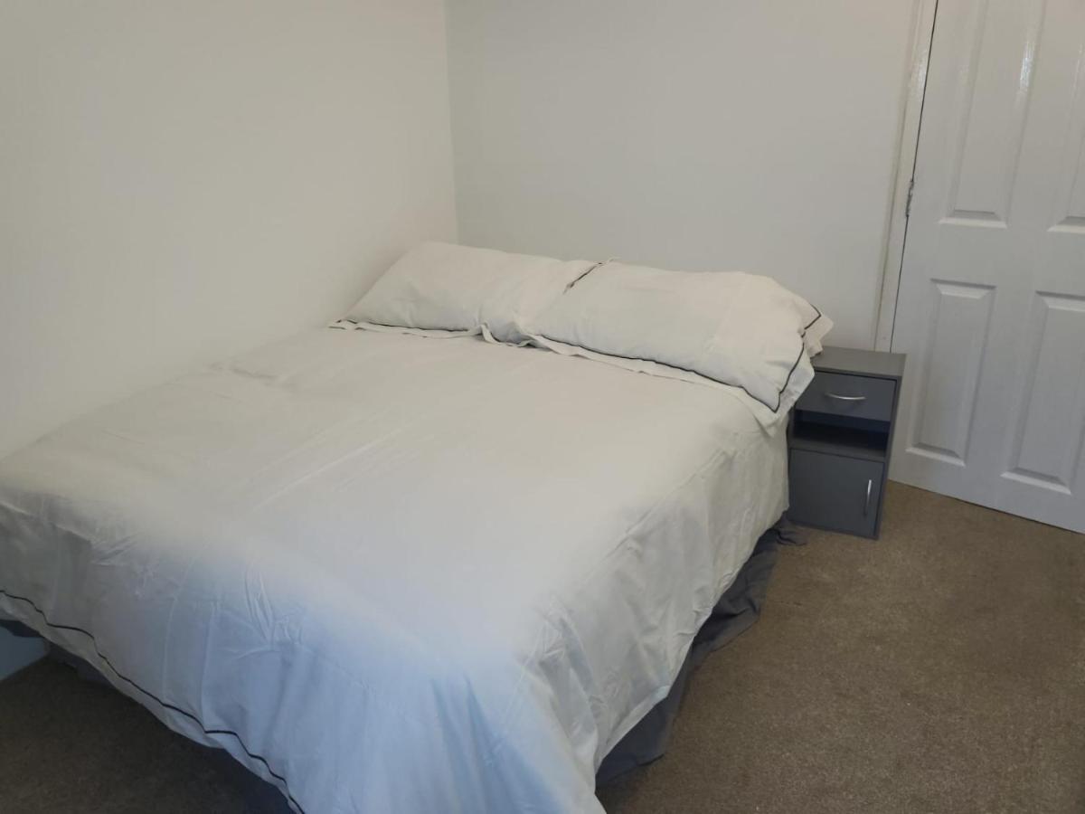 Affordable Rooms In Gillingham 질링엄 외부 사진